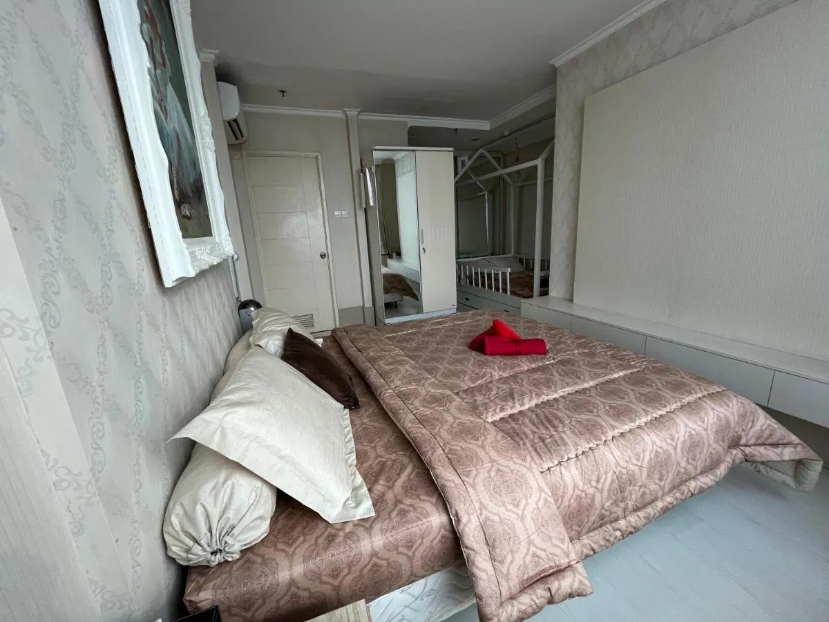 Image 1 of 2BR-Hamptons Park Apartment