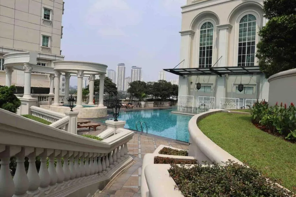 Image 3 of 2BR The Belleza at Permata Hijau 18th Floor