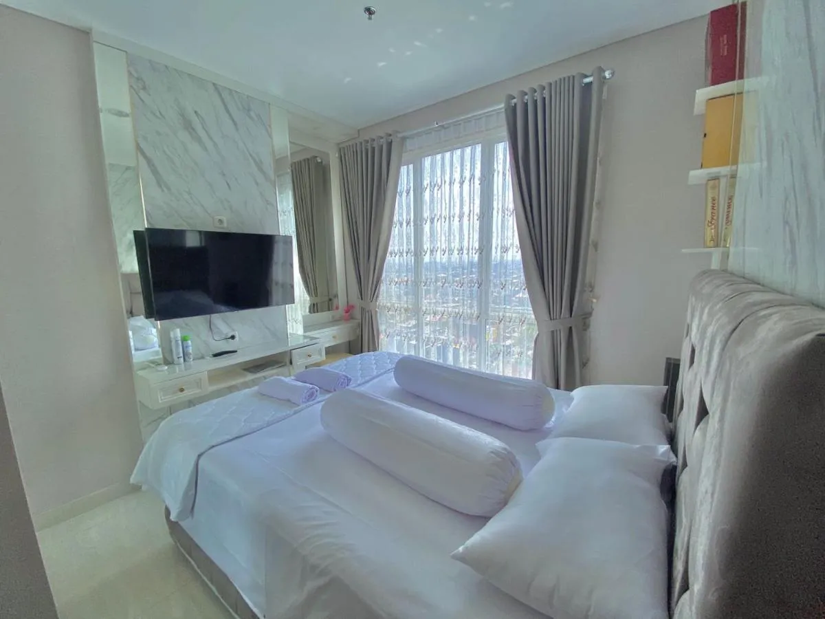 Image 1 of 2 Br Grand Madison Condominium Near Central Park