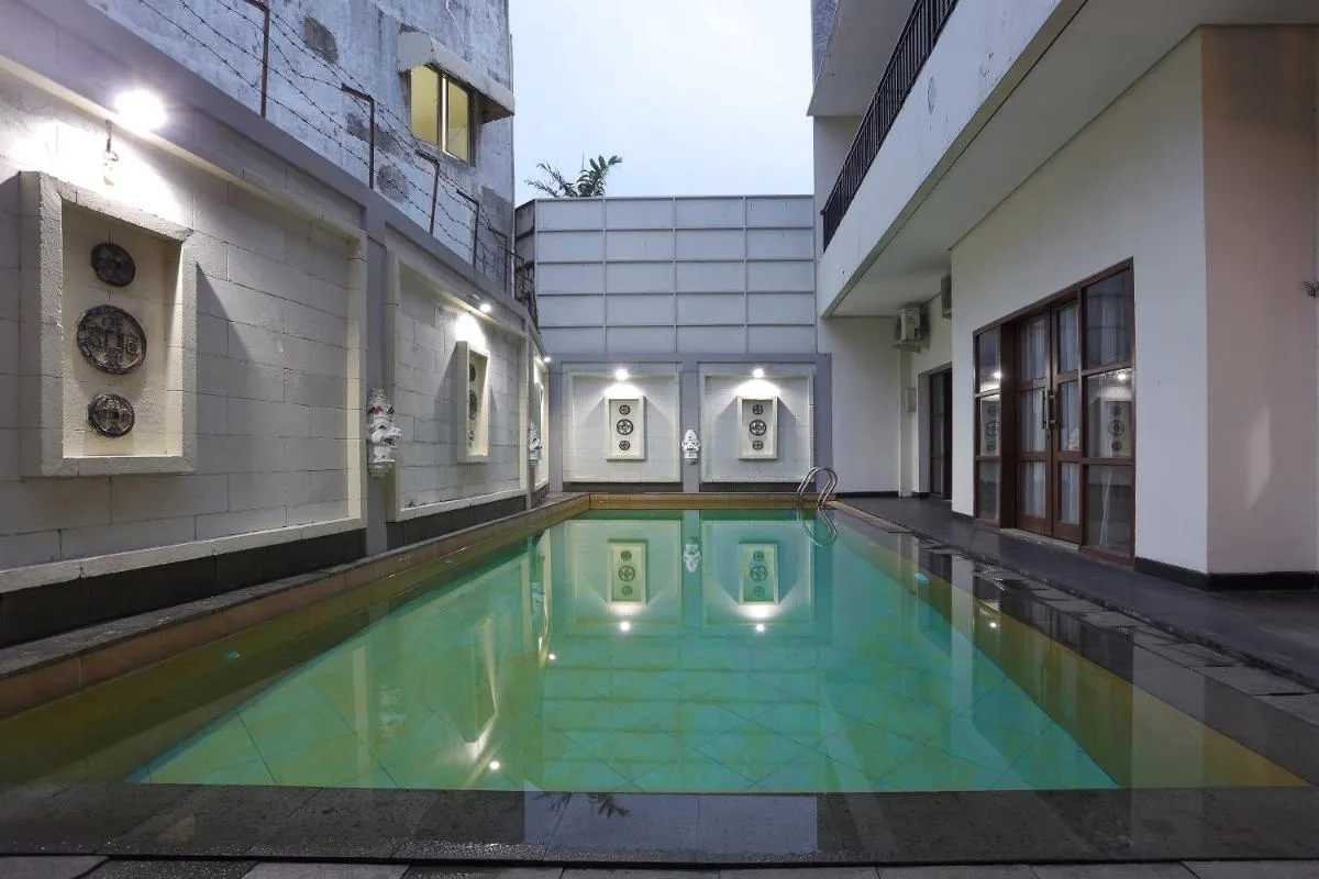 Image 3 of ARCS House Pakubuwono by Jambuluwuk