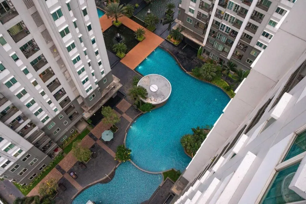 Image 3 of Comfy & Modern 1BR At Central