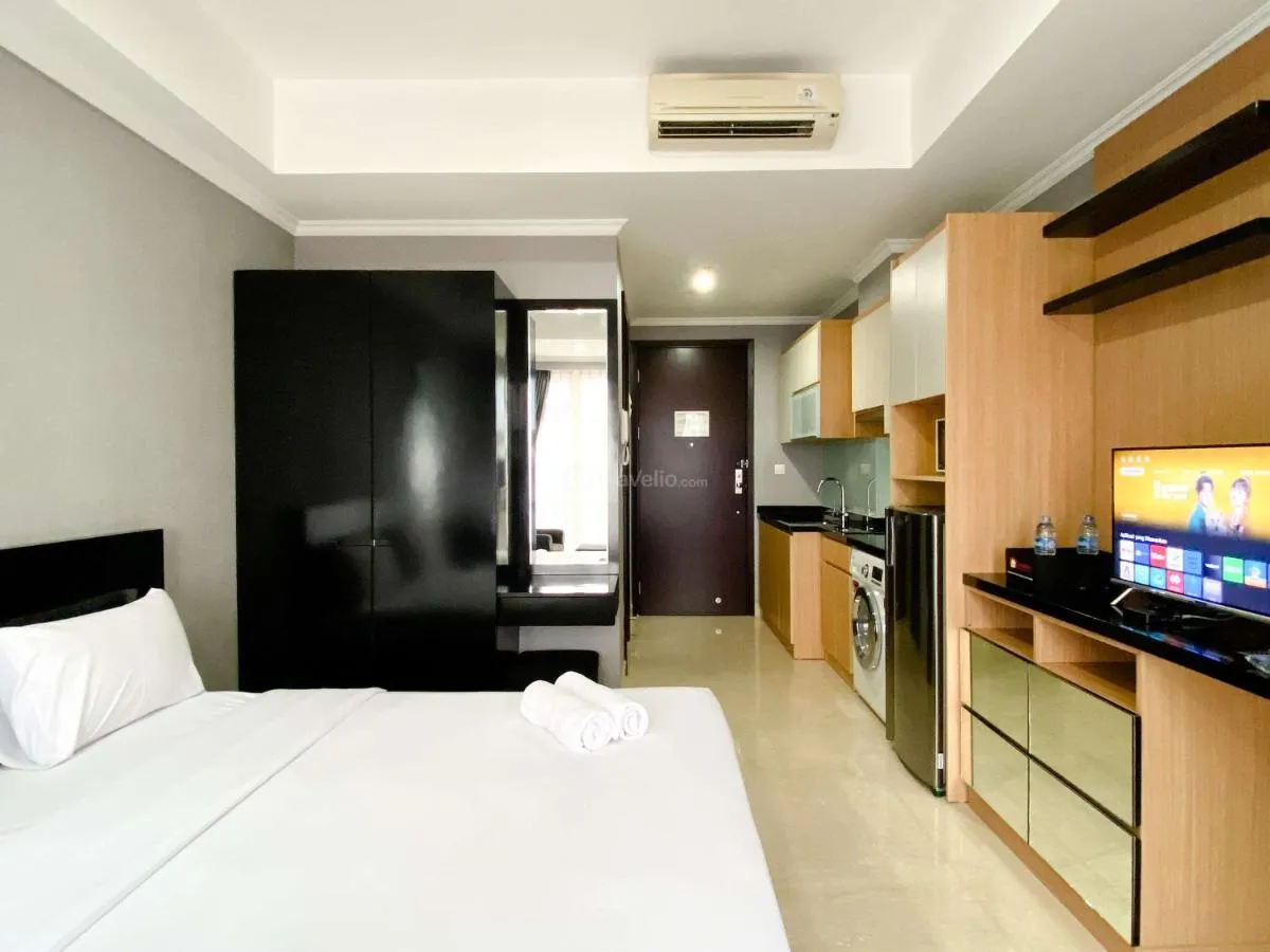 Image 1 of Good Deal and Comfortable Studio Menteng Park Apartment By Travelio