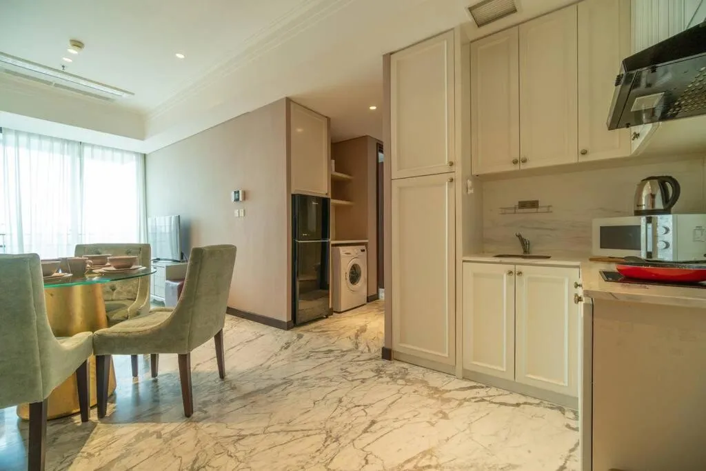 Image 4 of Luxury & Bright 2BR Chianti Tower Mall Access