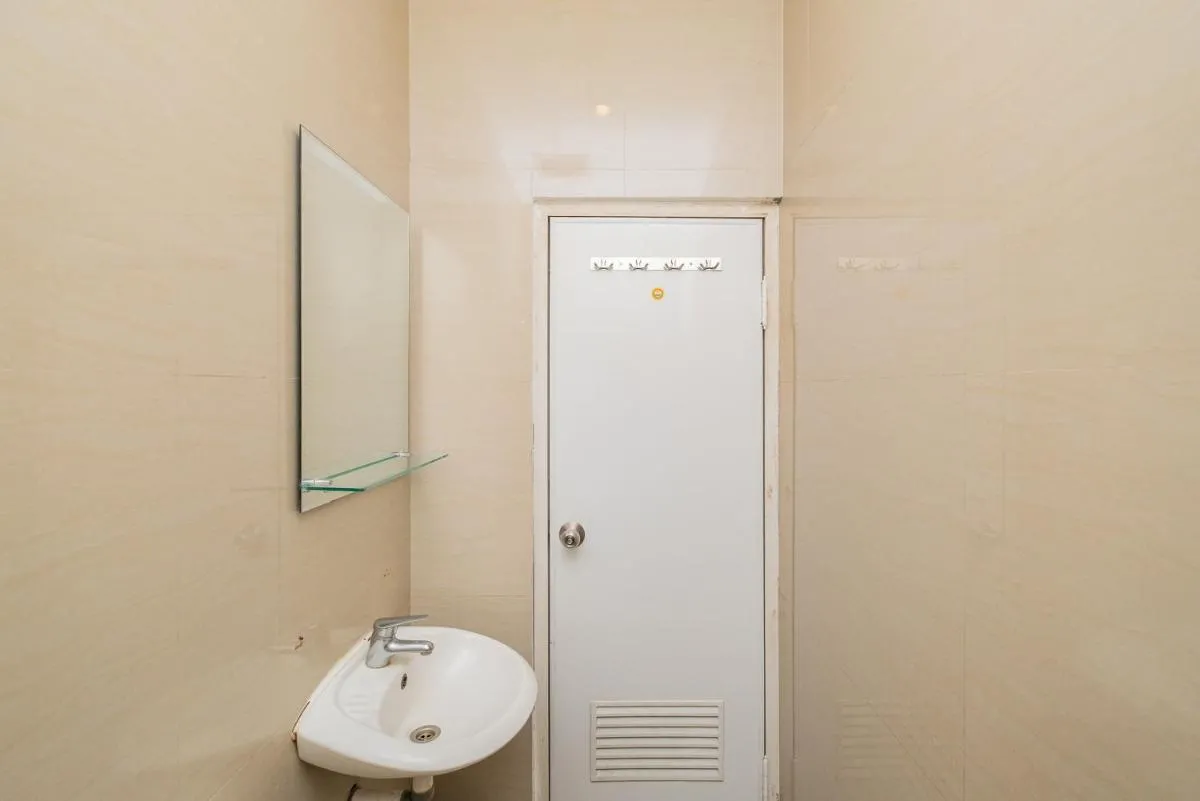 Image 6 of RedDoorz Plus @ Cideng Barat