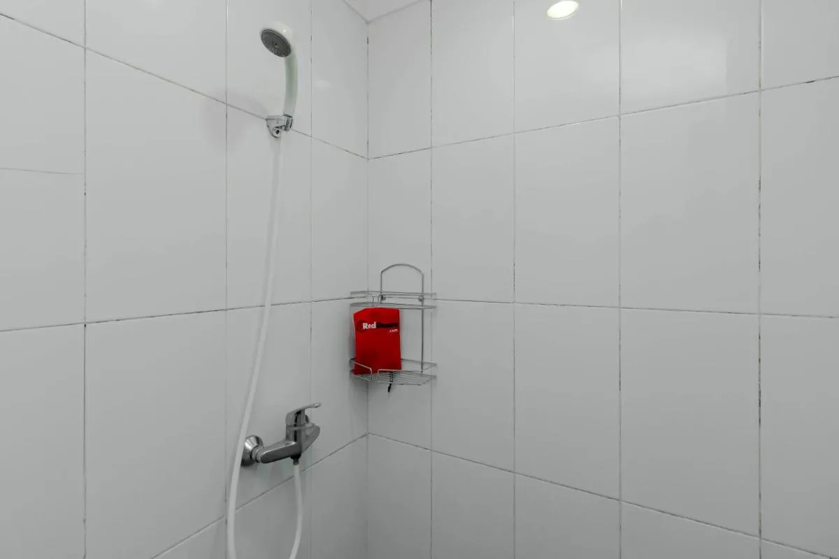 Image 6 of RedDoorz Plus @ Pasar Baru