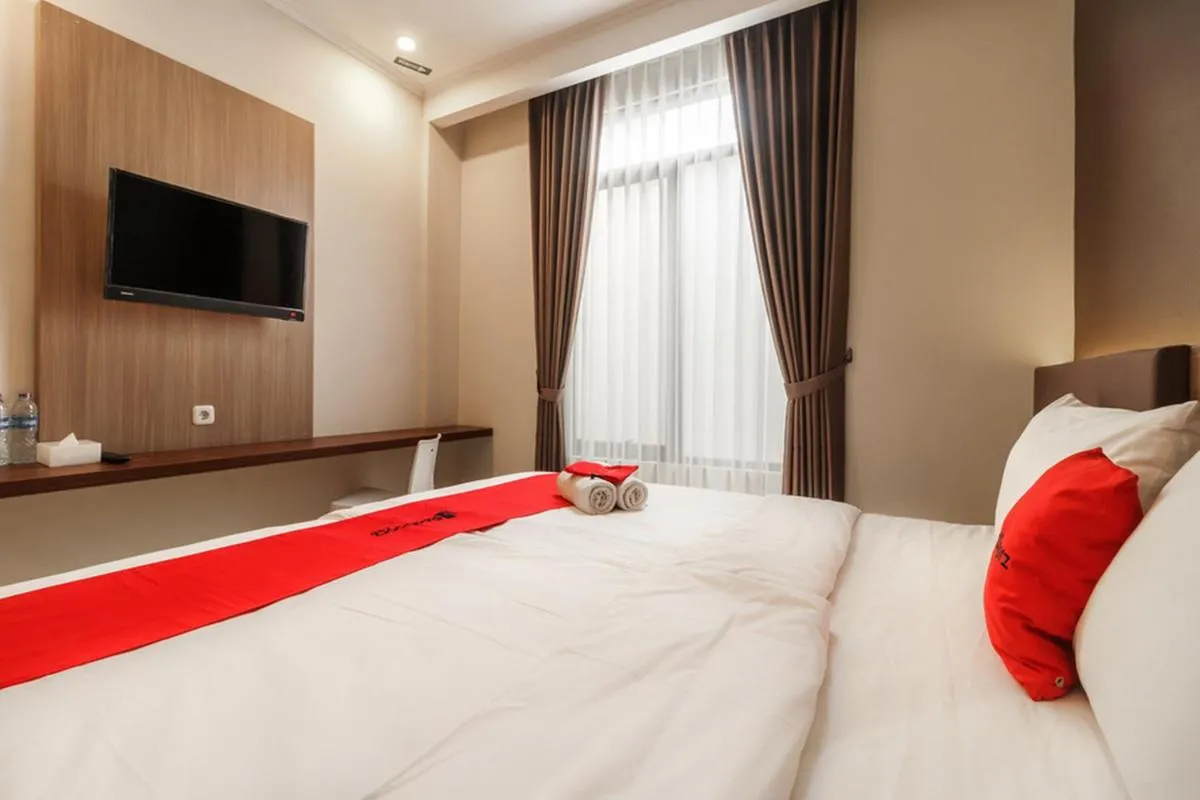 Image 5 of RedDoorz Plus near Lippo Mall Kemang 2