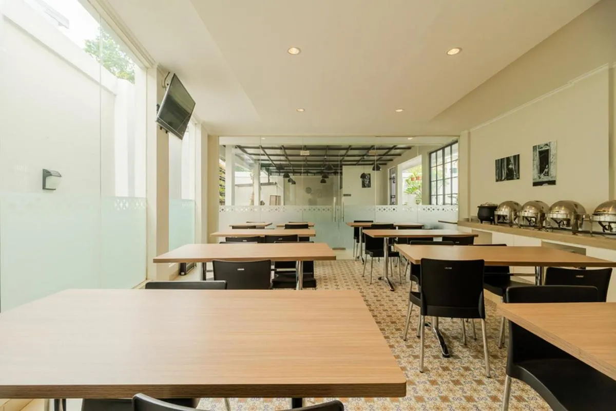 Image 3 of RedDoorz Plus near Lippo Mall Kemang 2