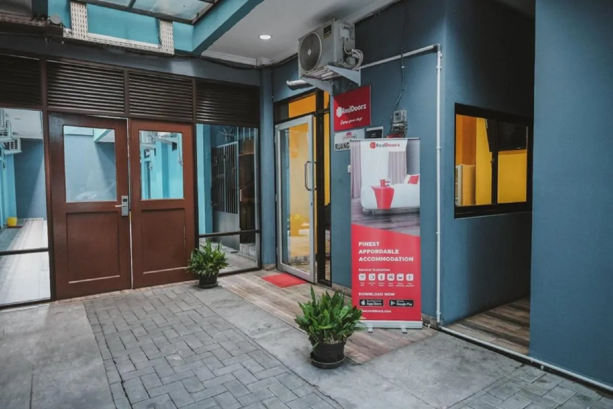Image 4 of RedDoorz near RSUD Koja