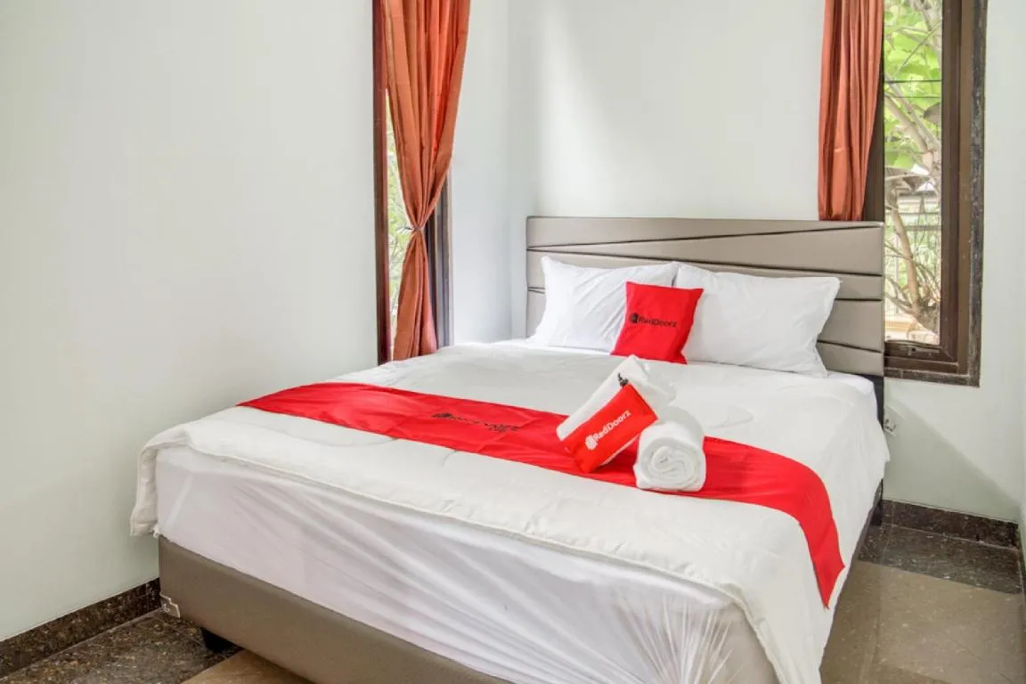 Image of RedDoorz near Taman Mini Jakarta