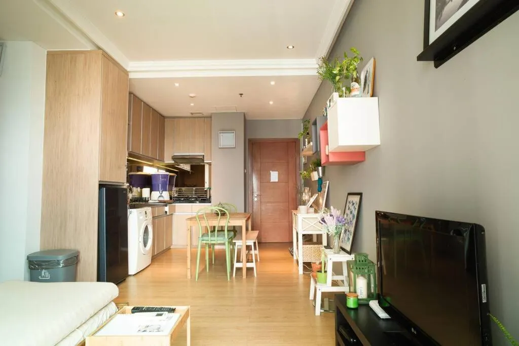 Image 6 of Scandi style flat in Central Jakarta, Gym & Pool