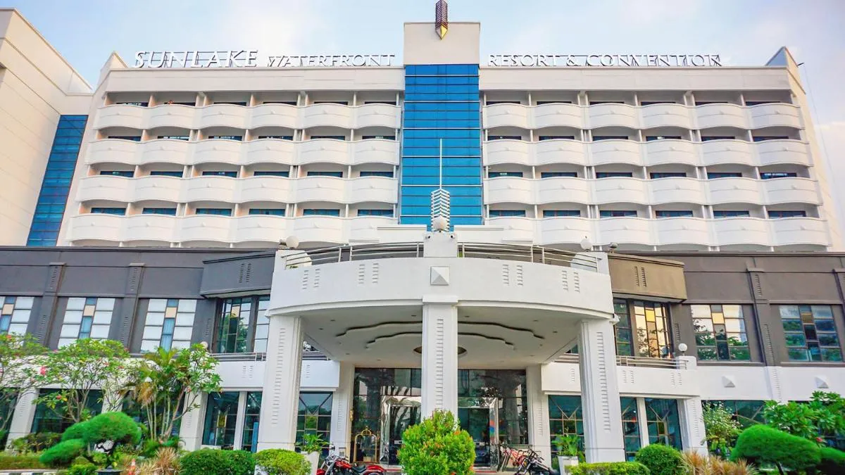 Image of Sunlake Waterfront Resort & Convention