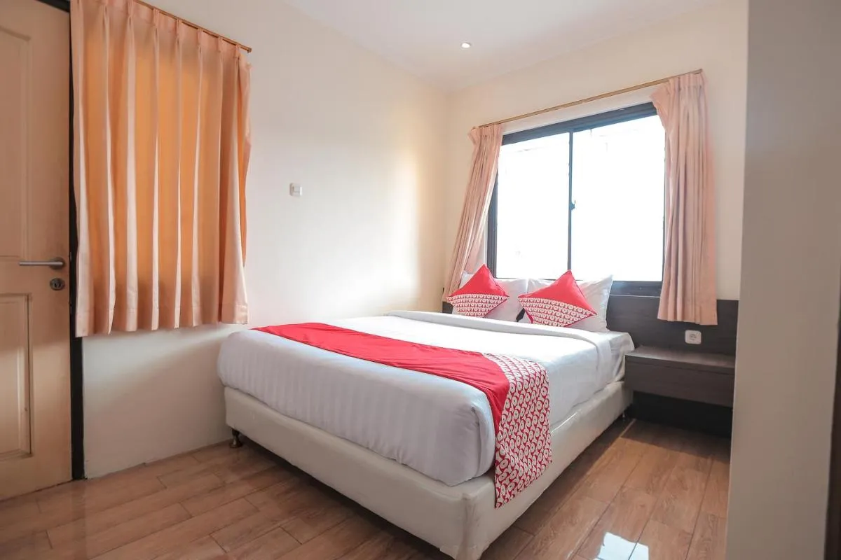 Image 1 of Super OYO Capital O 141 Fatmawati Cozy Residence