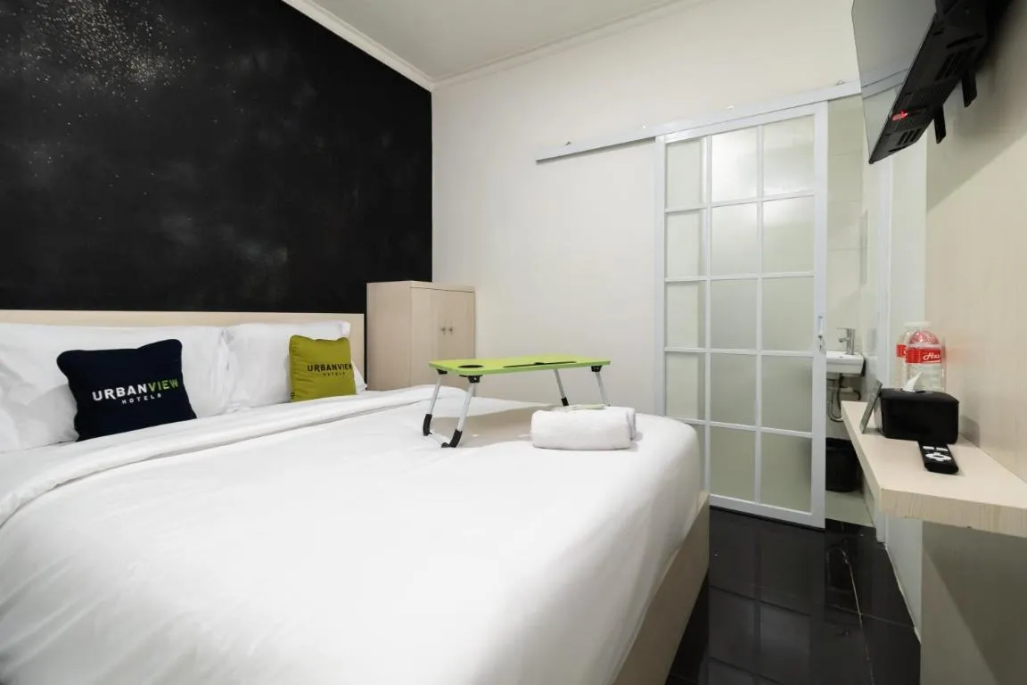 Image of Urbanview Hotel Bizhome Artha Gading Boulevard by RedDoorz
