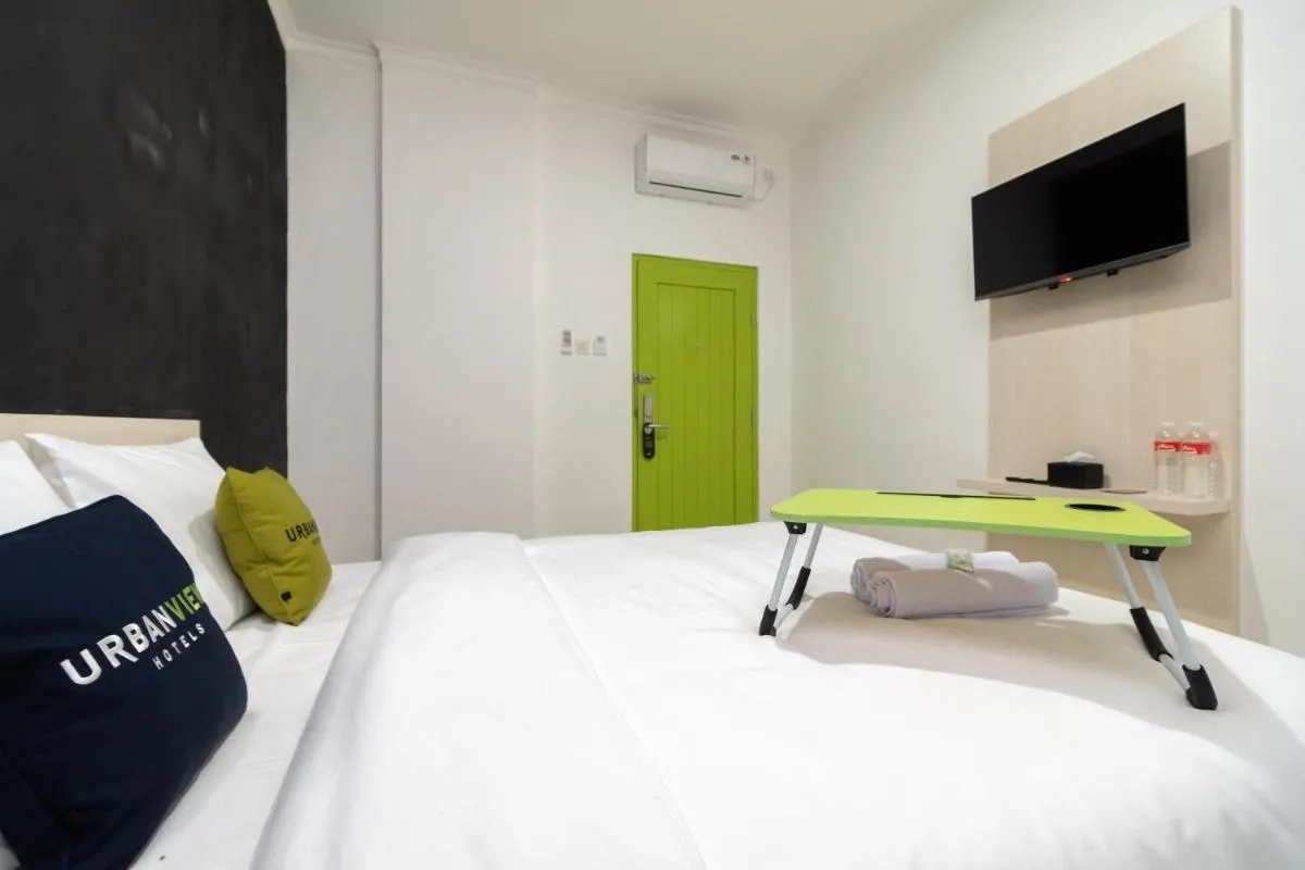 Image 4 of Urbanview Hotel Bizhome Artha Gading Boulevard by RedDoorz