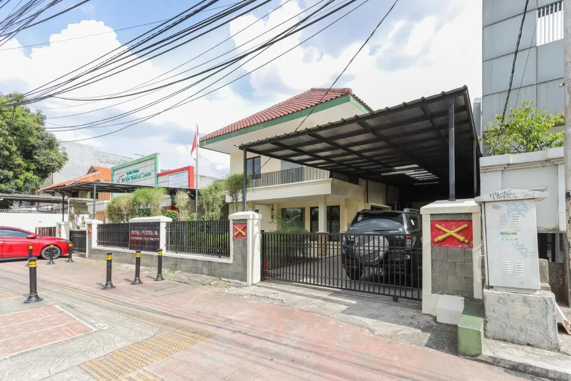 Image of Urbanview Roemah Tebet by RedDoorz