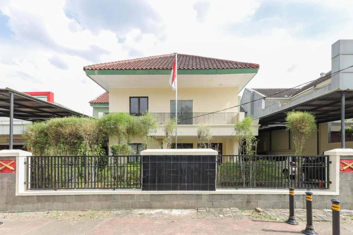 Image 4 of Urbanview Roemah Tebet by RedDoorz