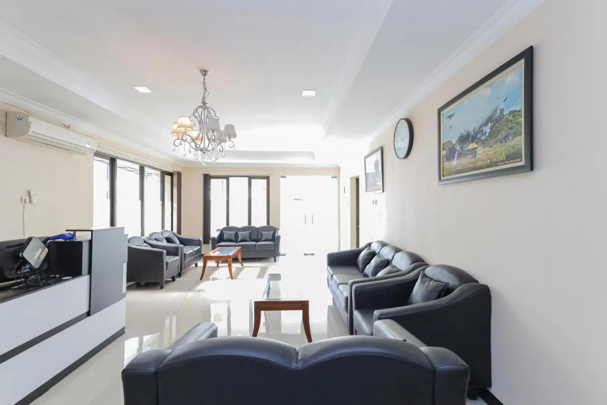 Image 3 of Urbanview Roemah Tebet by RedDoorz