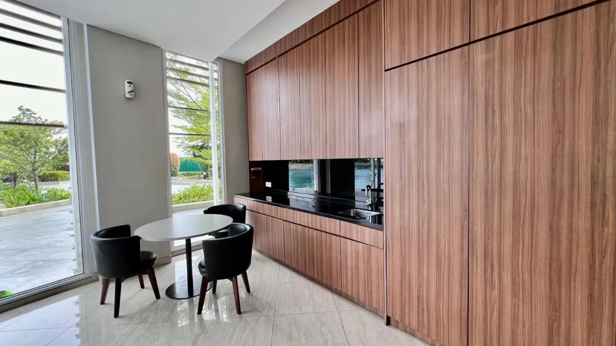 Image 5 of West Vista Apartment JKT Modern Design w/55” TV and 40/mbps Wi-fi