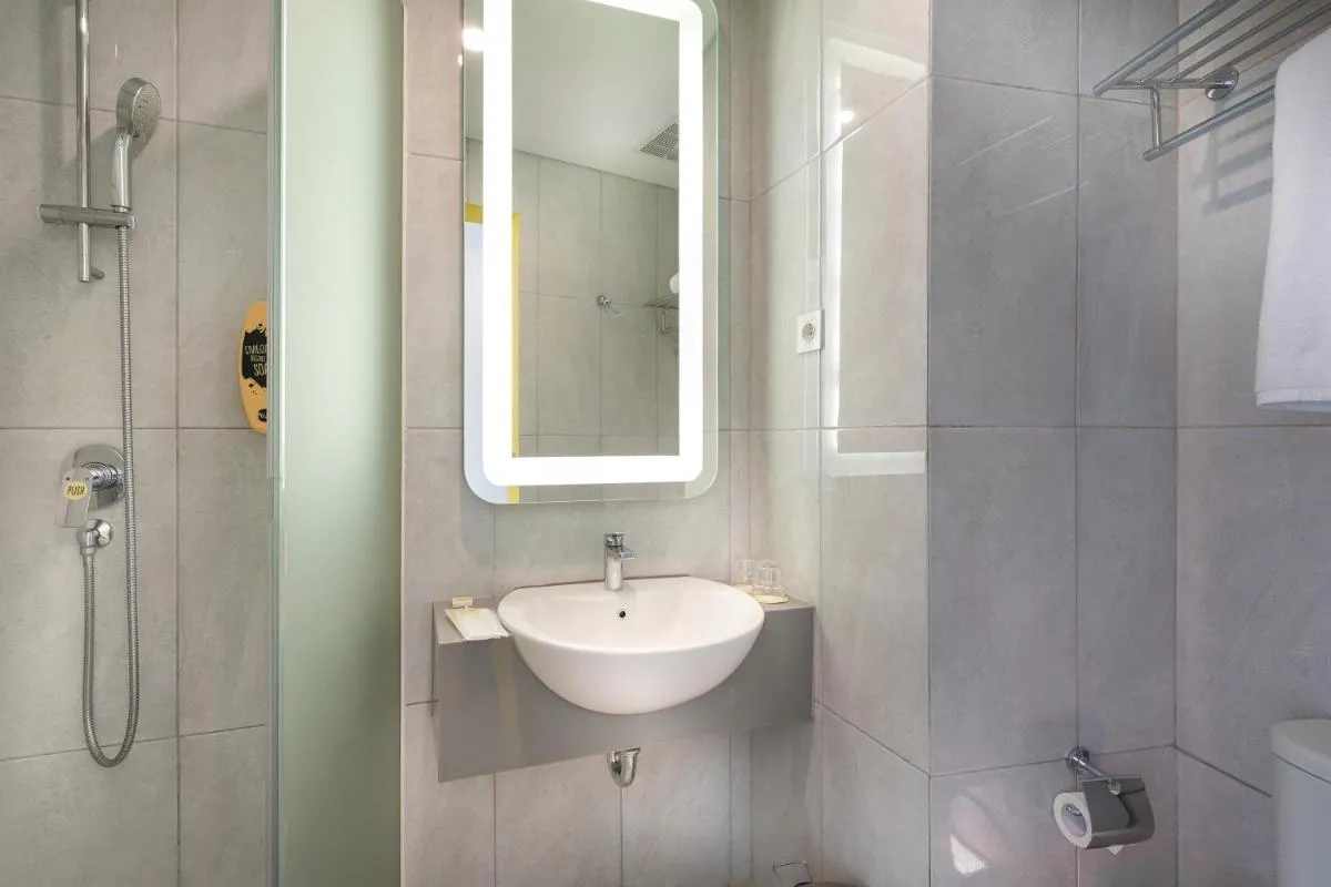 Image 2 of Yello Hotel Manggarai